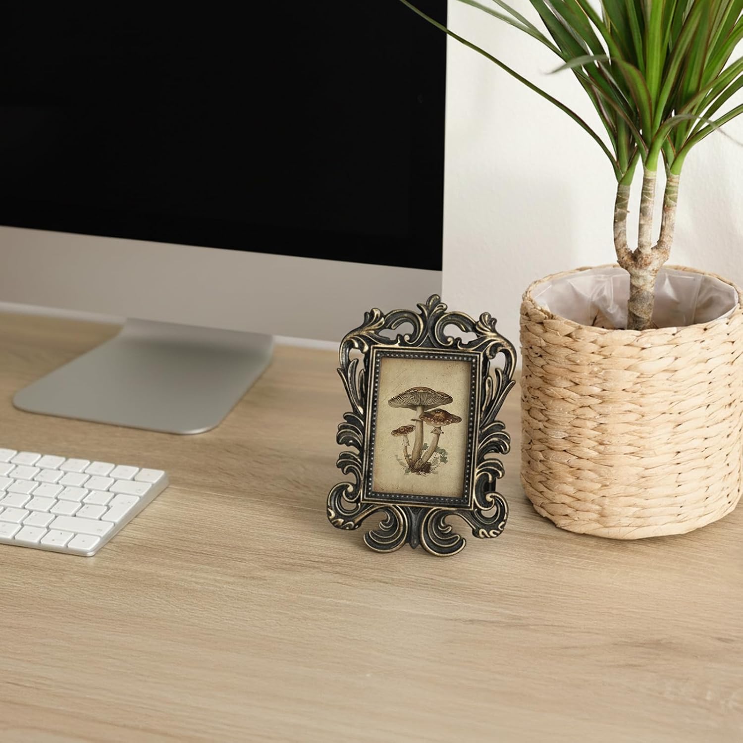 Vintage Small Picture Frame / Mushroom