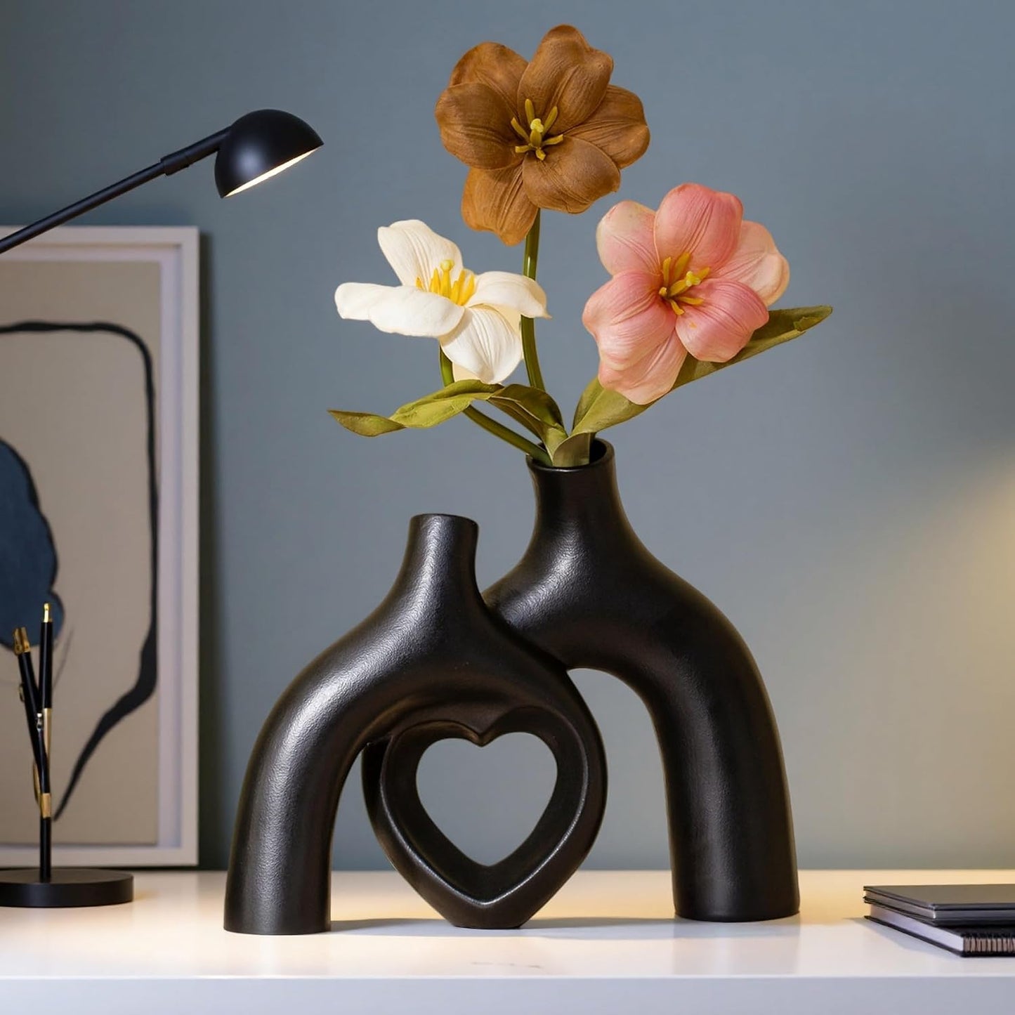 Hug Donut Ceramic Decorative Vase Set / Heart - Matte Black
