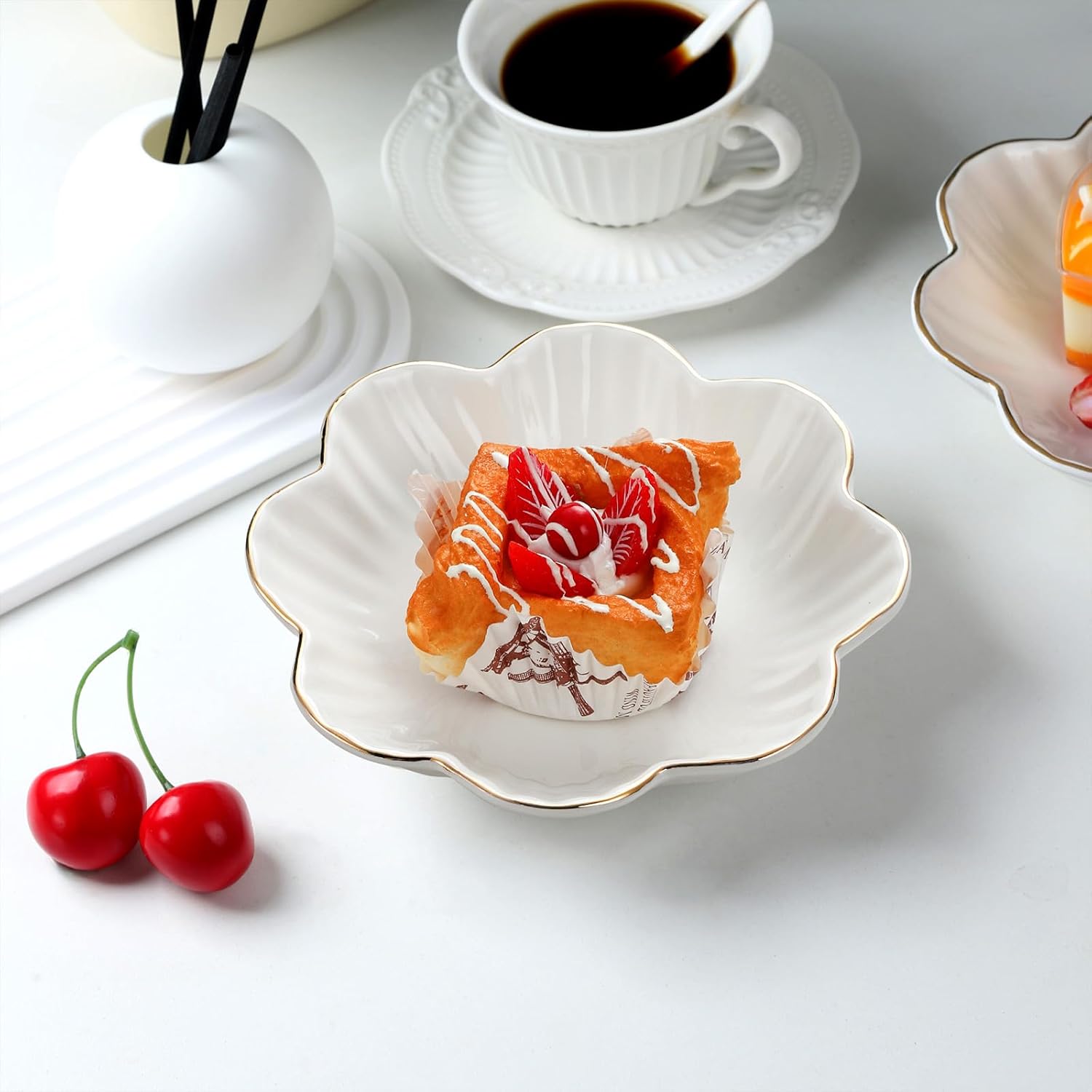 Ceramic Decorative Dish / 6 Inch
