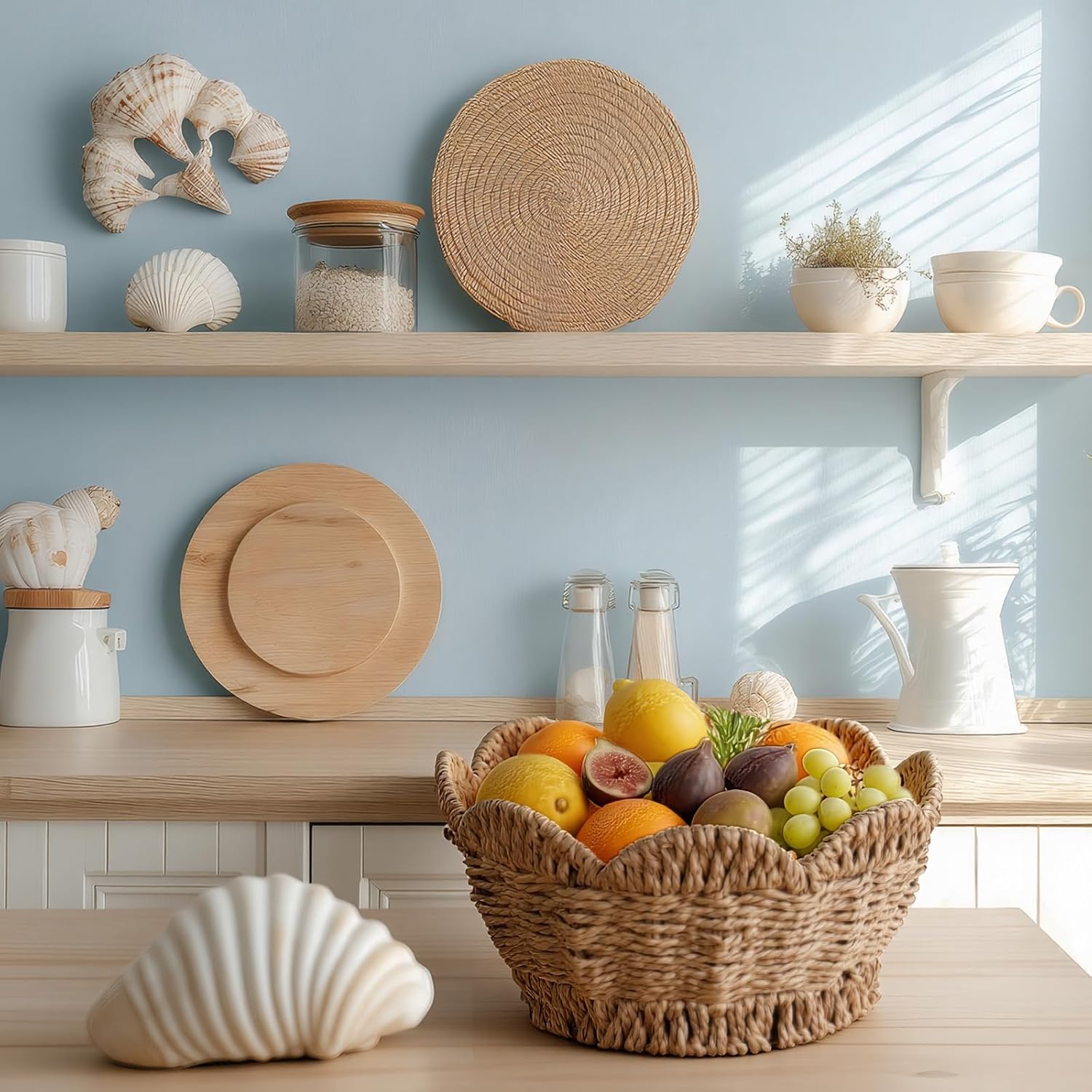 Scalloped Woven Basket Large Coastal Hand-woven Round Tabletop Organizer for Fruit Bread Kitchen