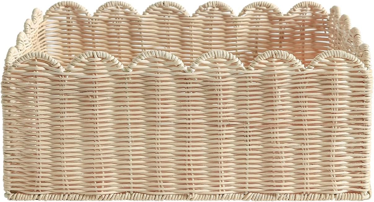 Scalloped Basket / Hand Woven Baskets / Off White / M