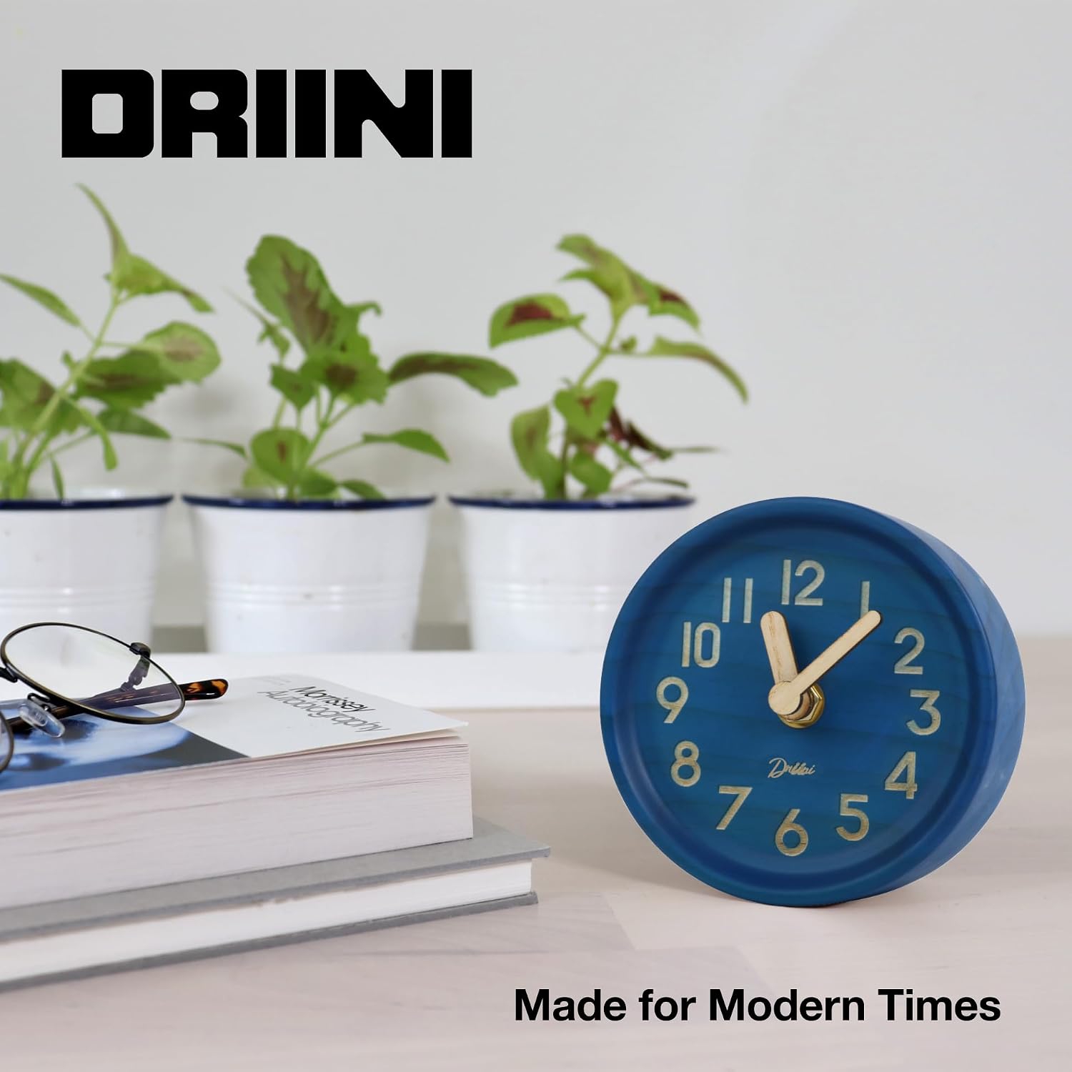 Driini Wooden Analog Desktop Clock – 4.3 in. Decorative Pinewood, No-Tick Design – Easy to Read Silent Sweep Mantle