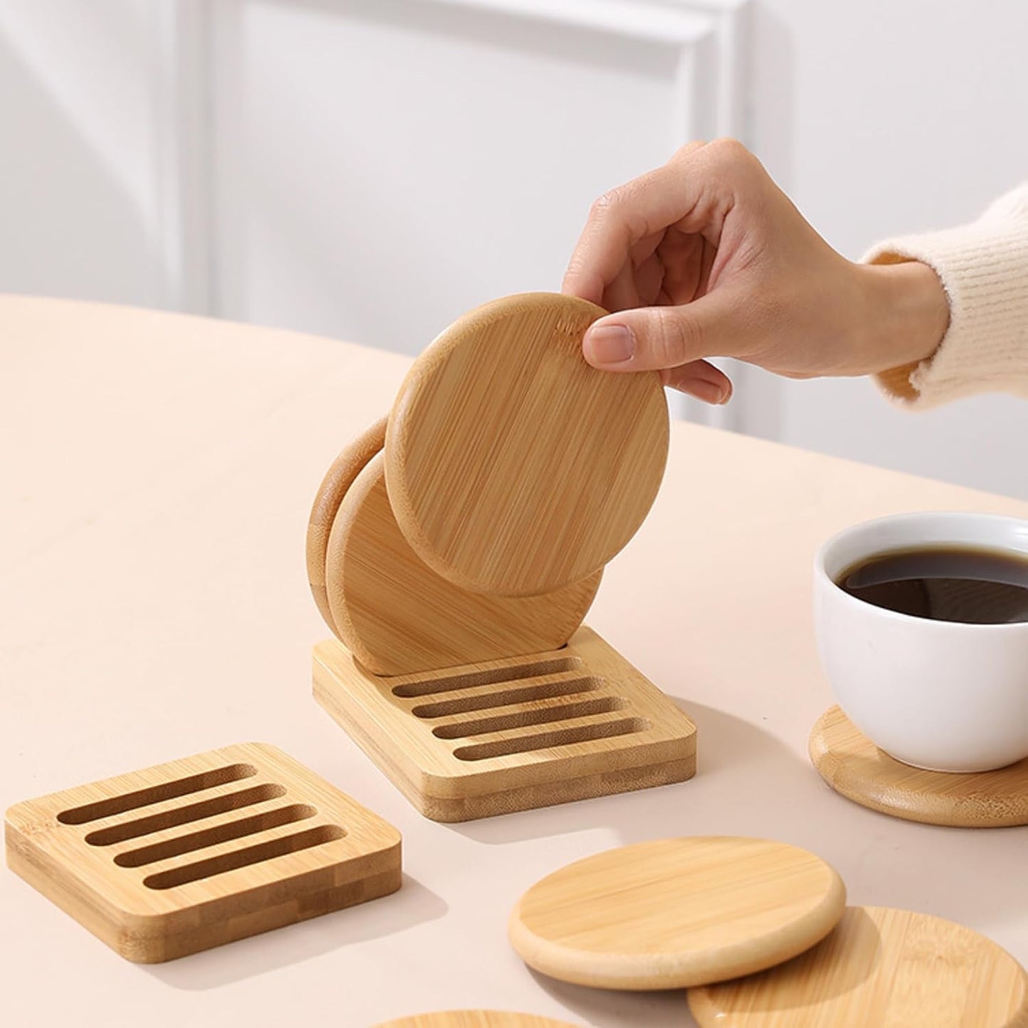 Coaster Set Holder Included / Round / Natural / Set of 6
