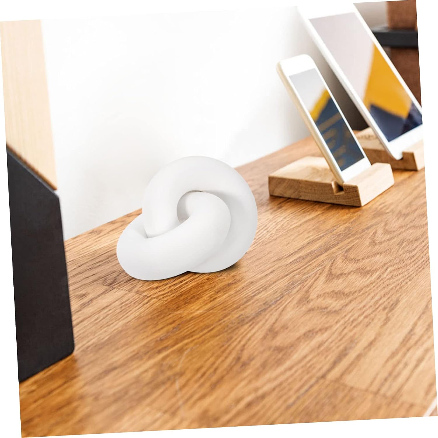 Modern Wooden Chain Link Decor Knot Shelf Ornament for Farmhouse Aesthetic / White / 18 x 18 / CM