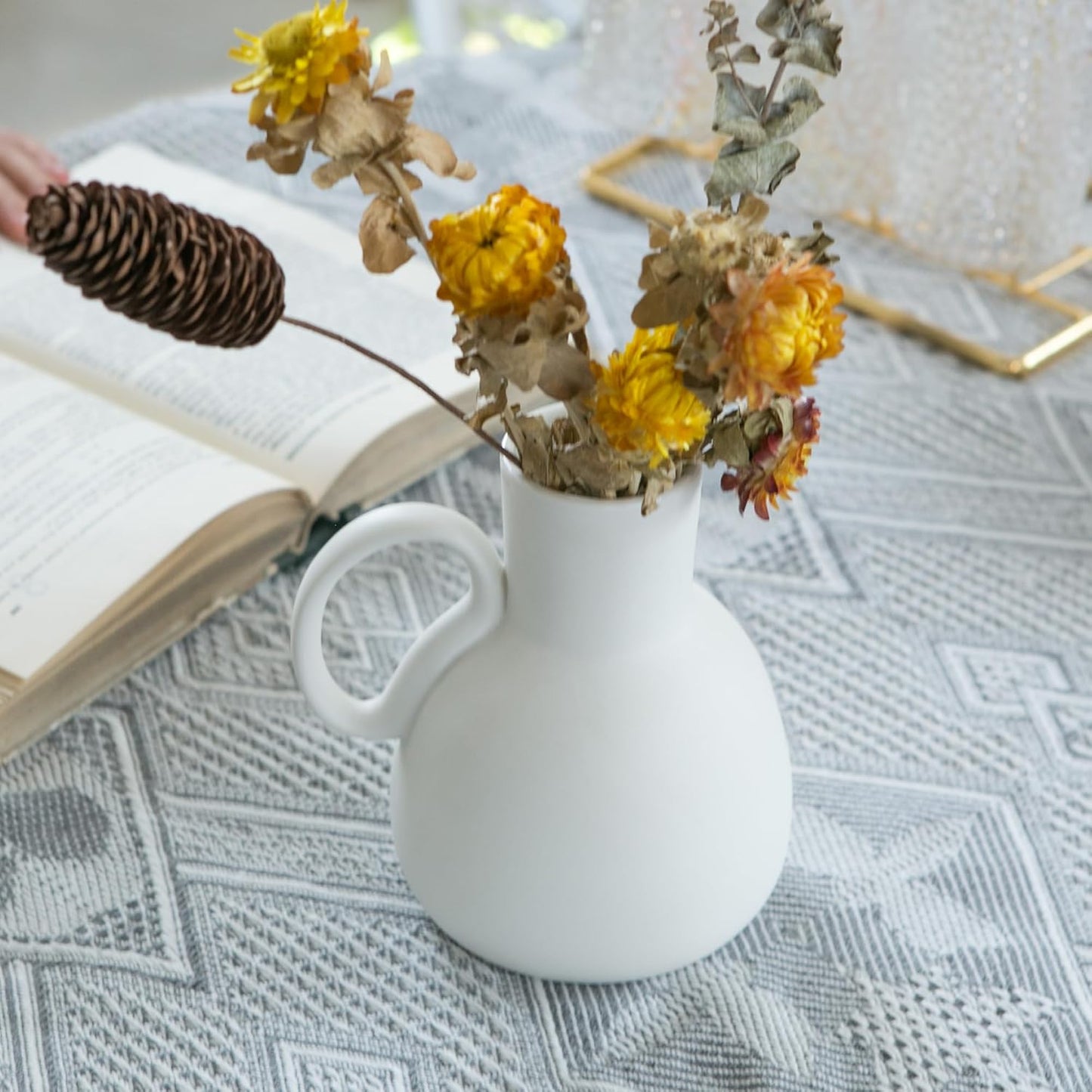 Ceramic Vase Set / White / Set of 2