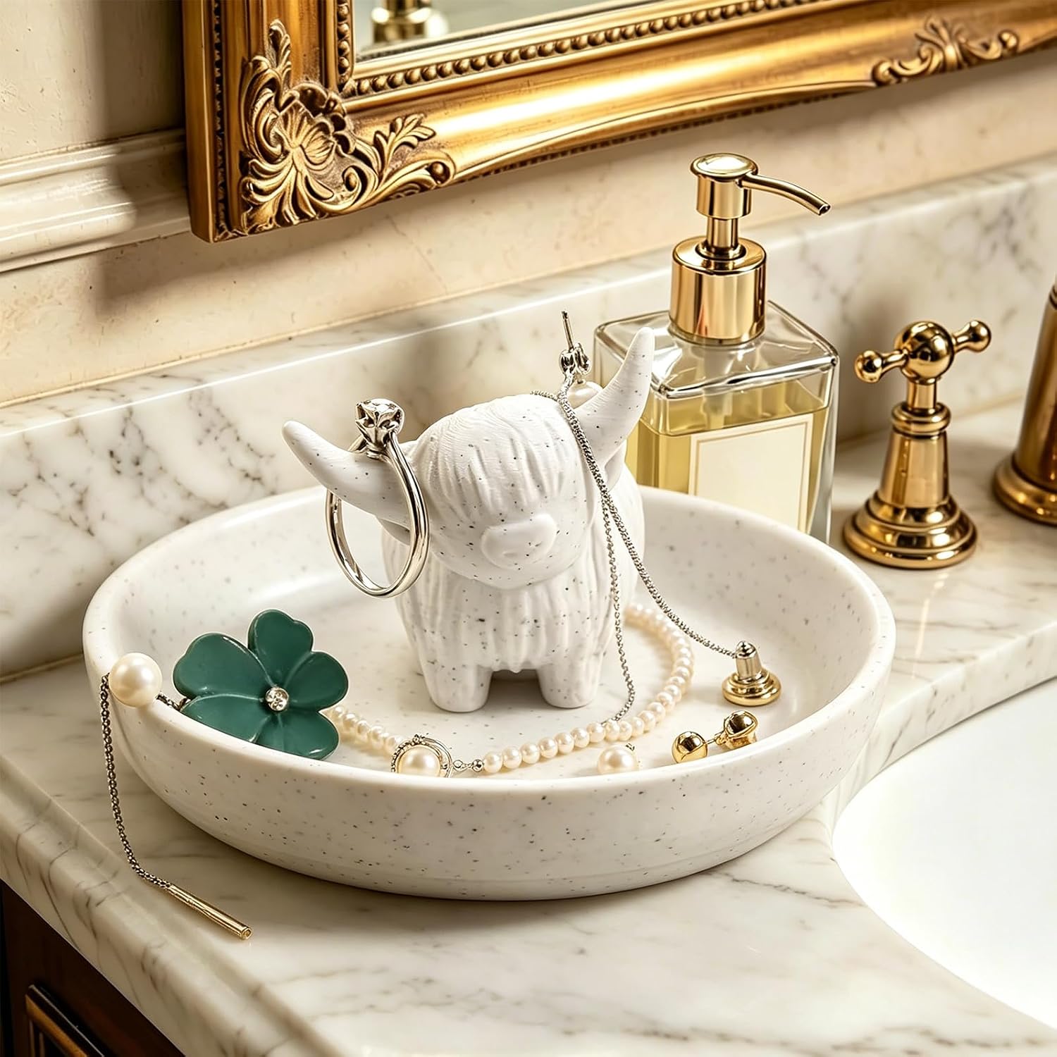 Ring Holder / 3D Printed Plastic Farmhouse & Bohemian Style Unique Women Gifts / Highland Cow