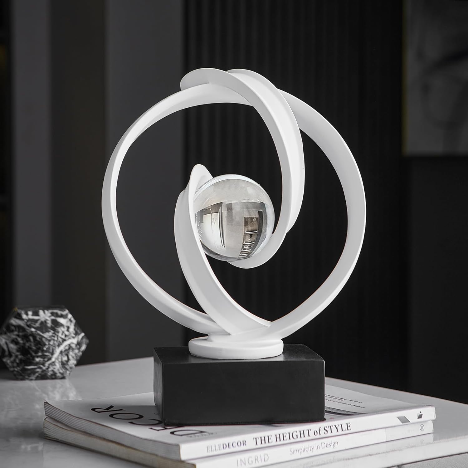 Modern Statue Decor / White
