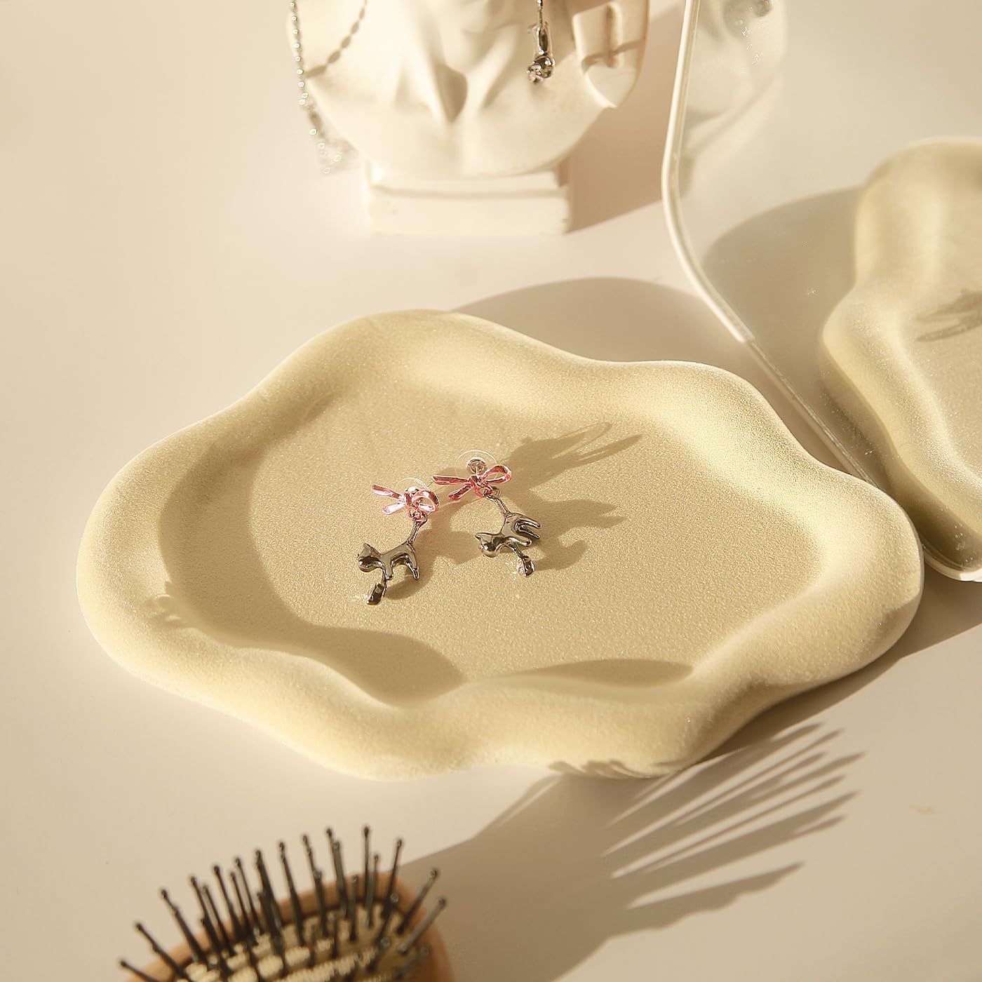 Ring Dish Holder / Flocked Custard