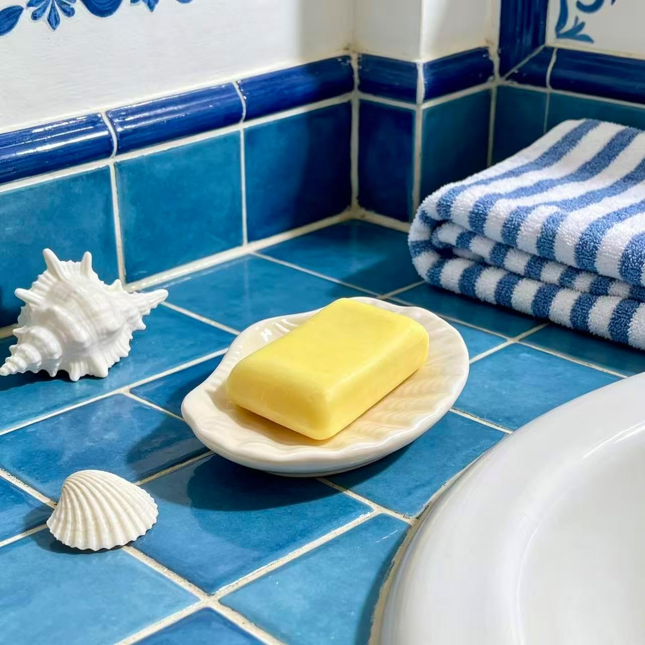 Ceramic Ocean Seashell Soap Dish / White