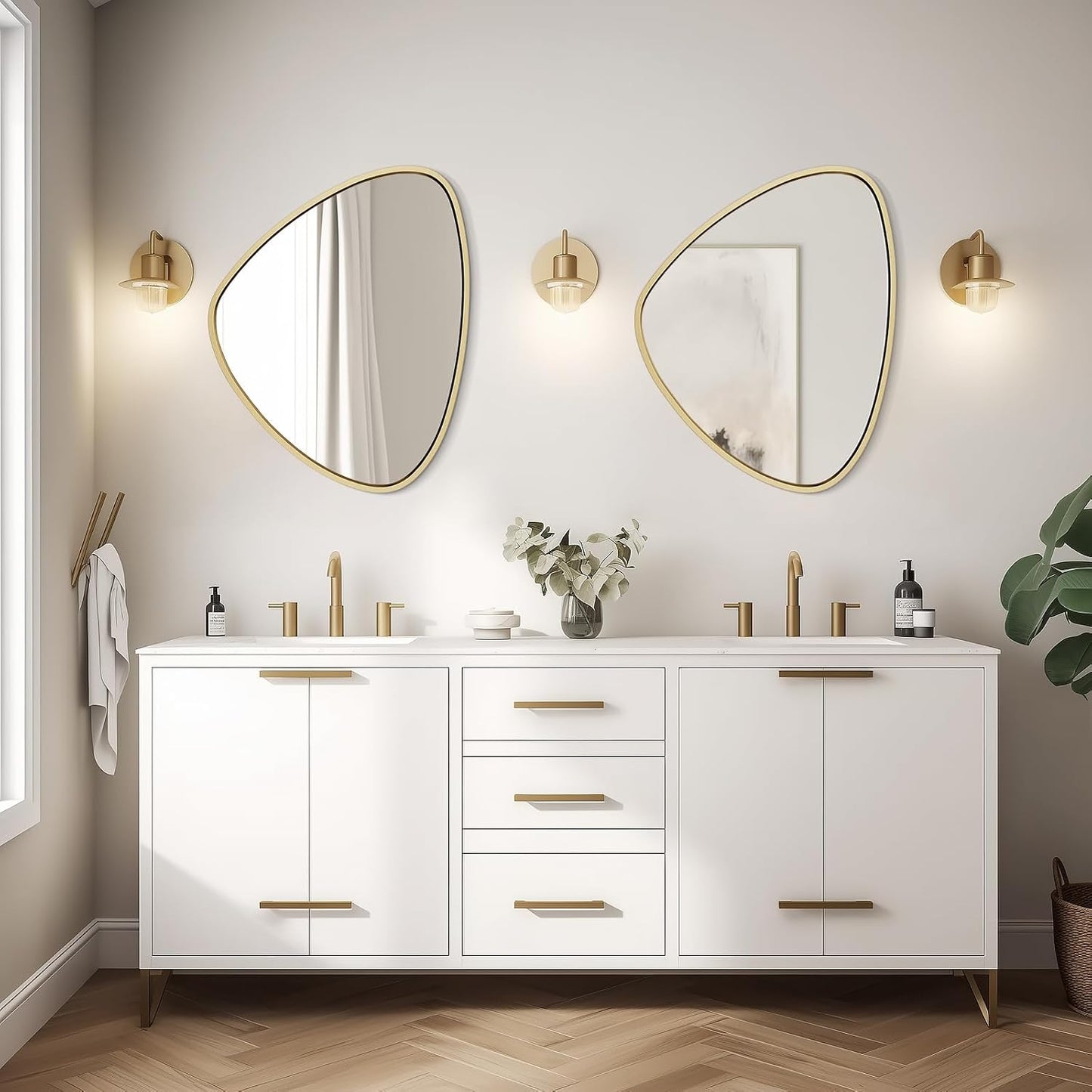 Irregular Wall Mirror / Gold / 24"L x 19"W