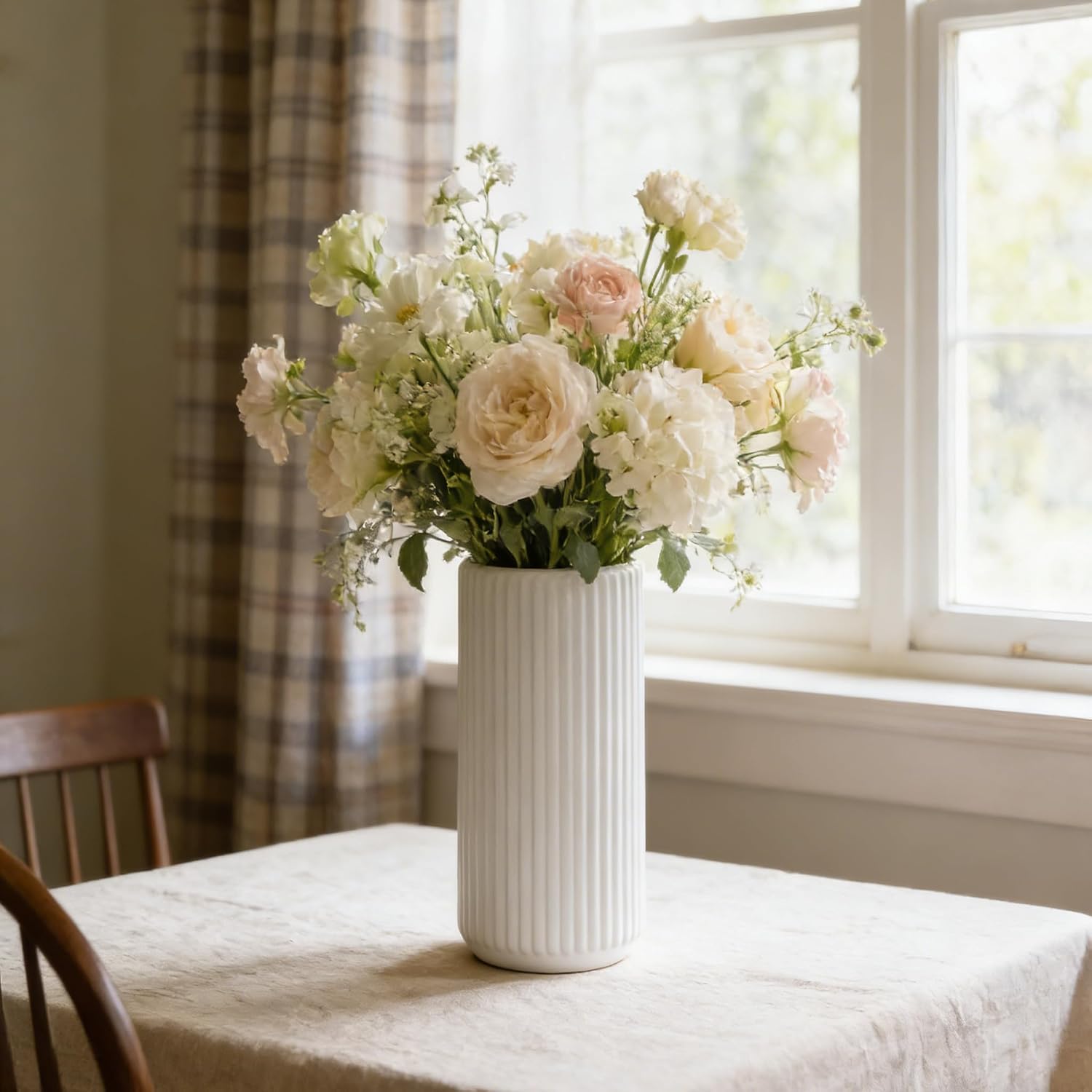 White Ceramic Flower Vase for Pampas Grass / Ceramic White / 8 Inch
