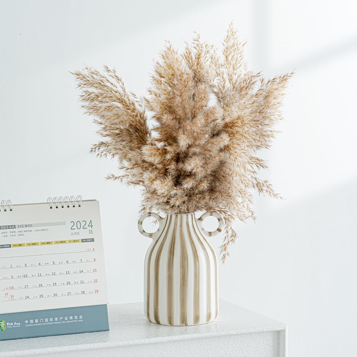 Ceramic Vase / White and Brown