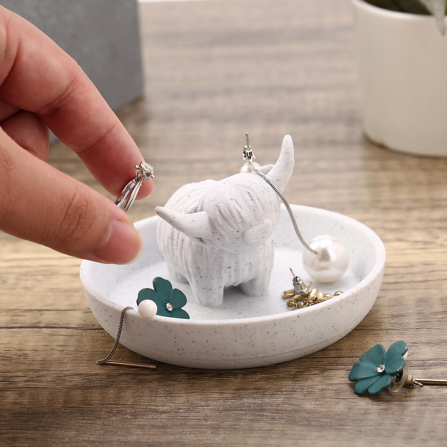 Ring Holder / 3D Printed Plastic Farmhouse & Bohemian Style Unique Women Gifts / Highland Cow