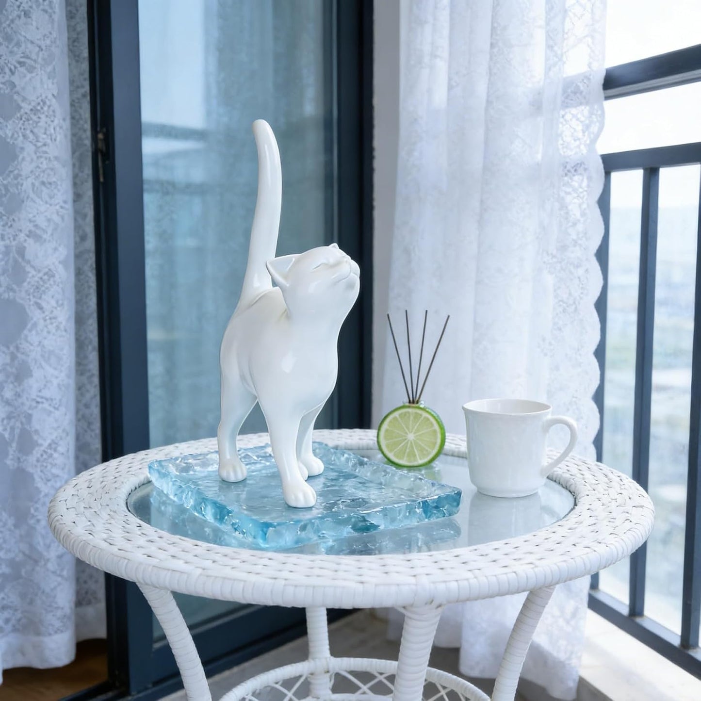 Cat Statue Home Decor Cat-Figurine / Single Cat / 7.5 x 4 x 14.5