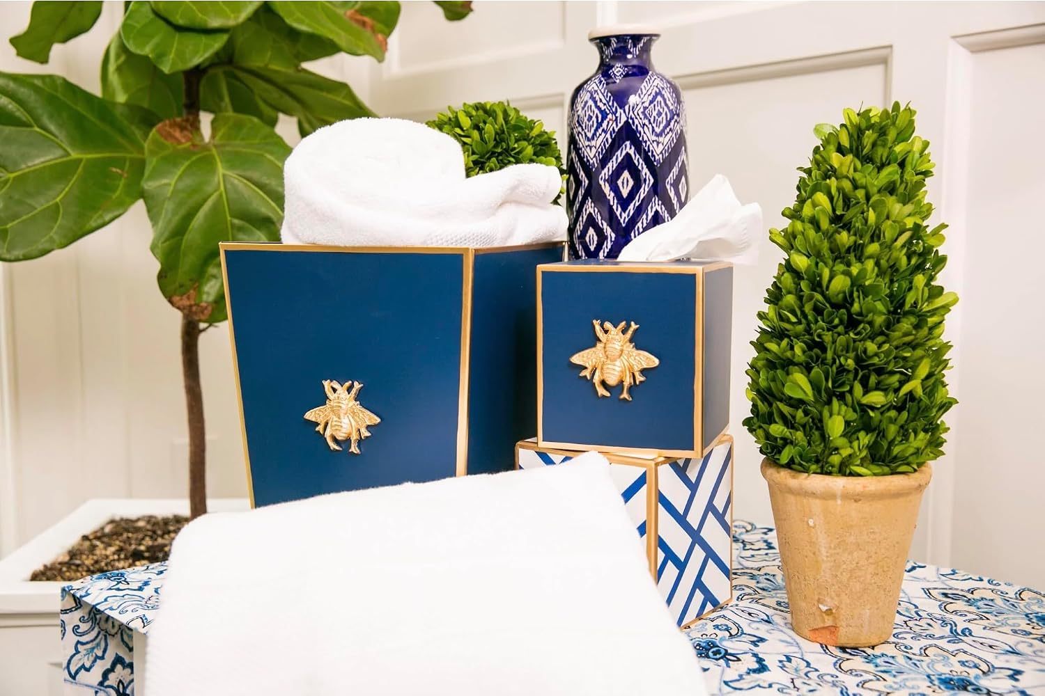 Decorative Tissue Box Holder / Navy Bee / Regency