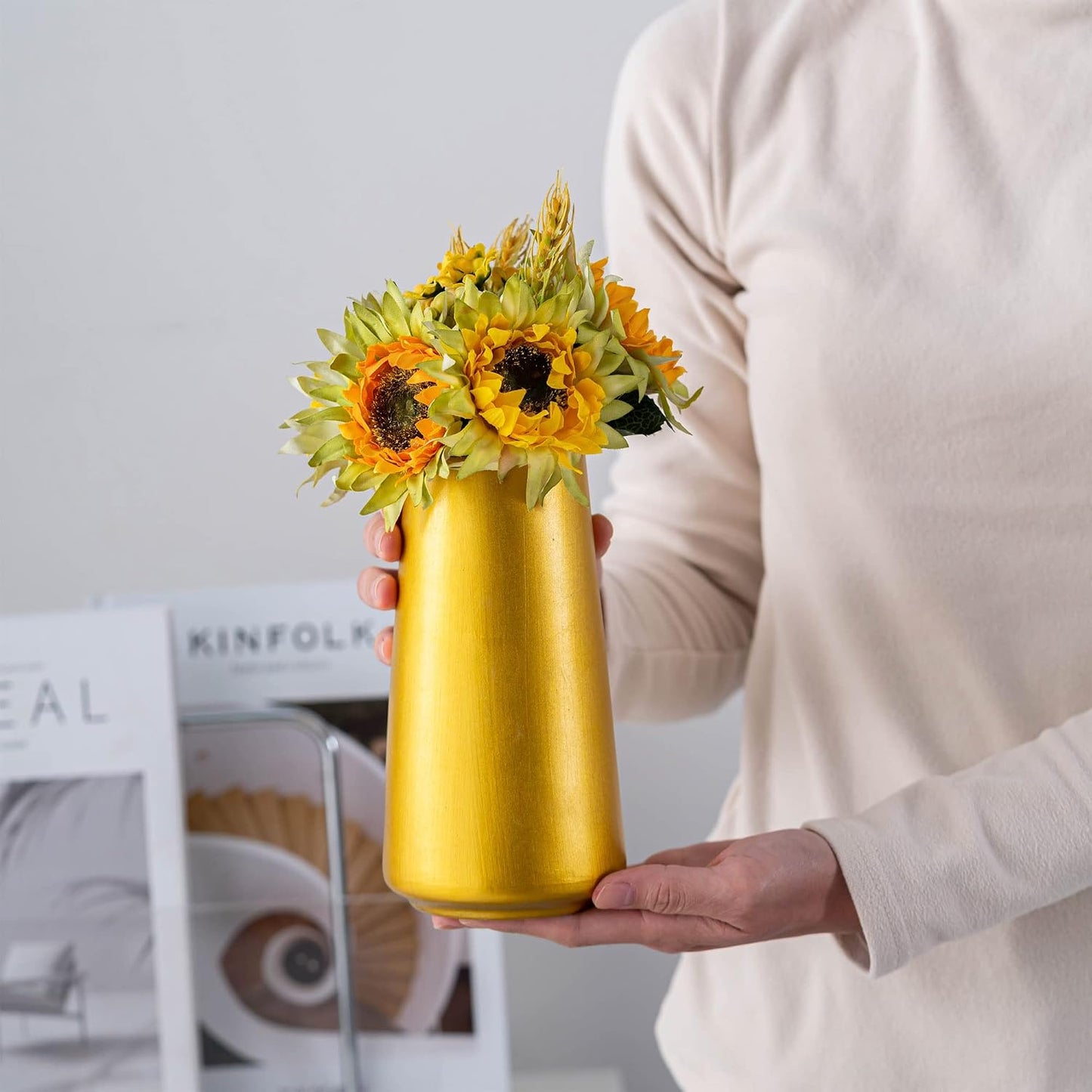 8" Ceramic Flower vase / Gold / Big