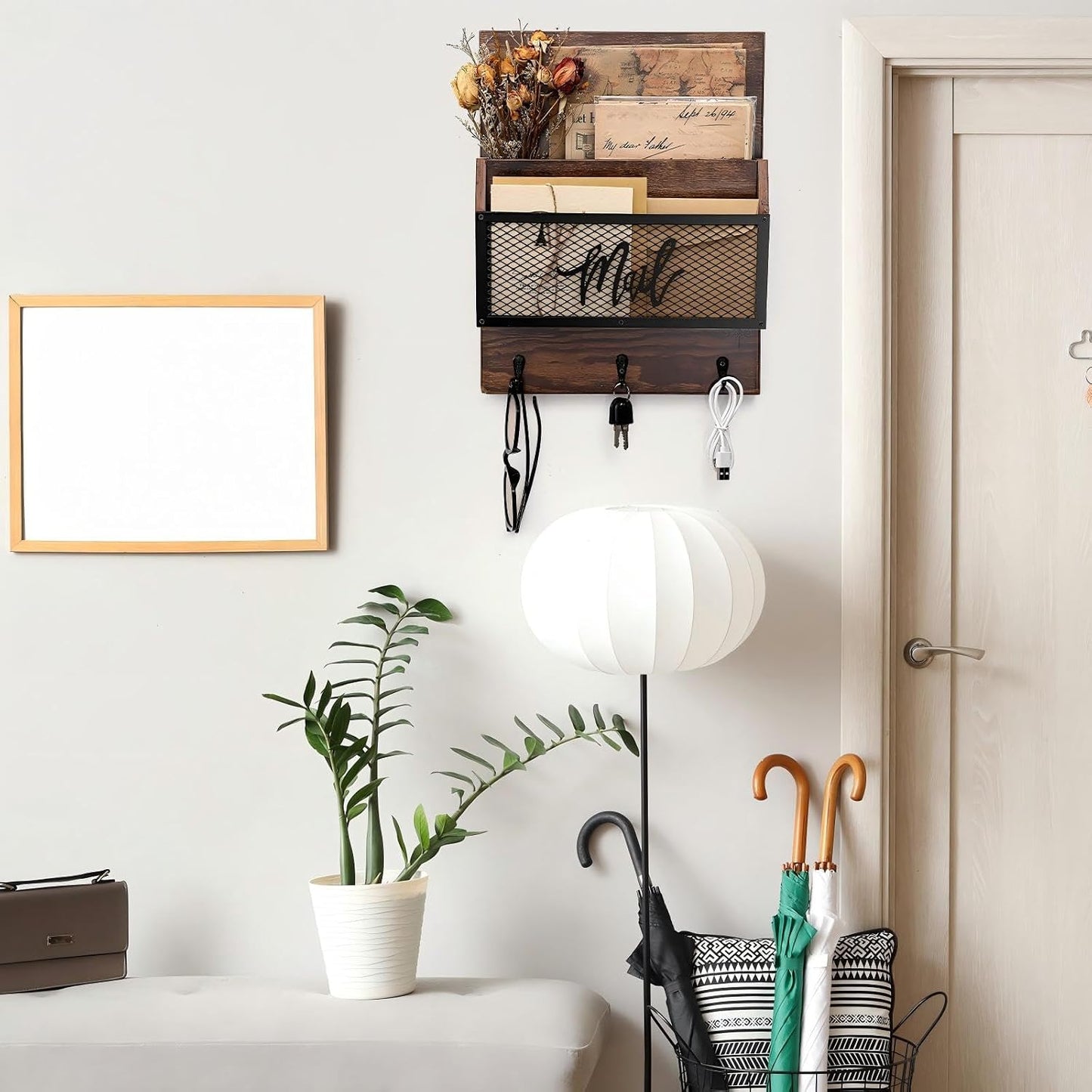 3 Hooks Indoor Wooden Wall / Brown / Classics