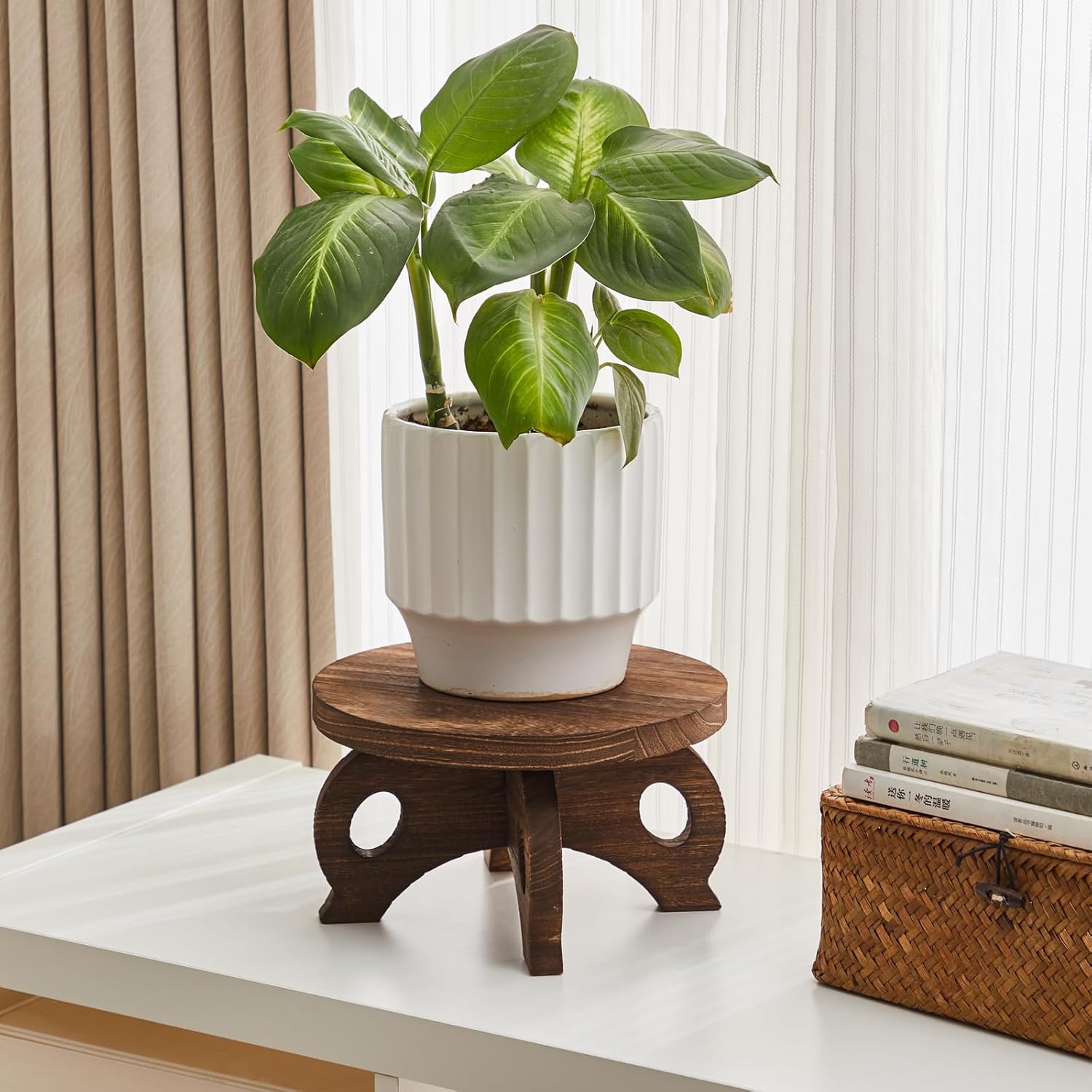 Decorative Corner Planter Wooden Plant Stands Indoor Plant Holder Riser Round Display / Brown / Pine