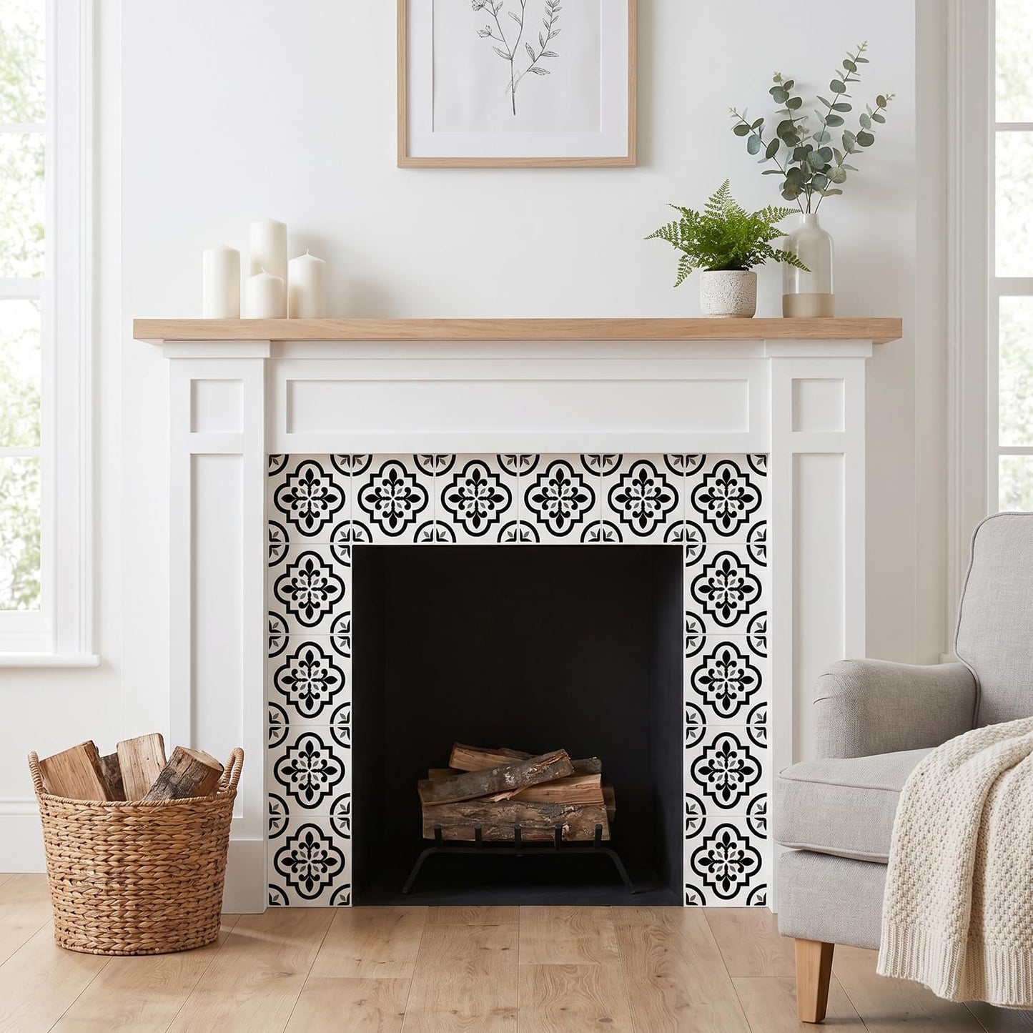 White Peel and Stick Tiles / Black / 5.9 Inch / Set of 16