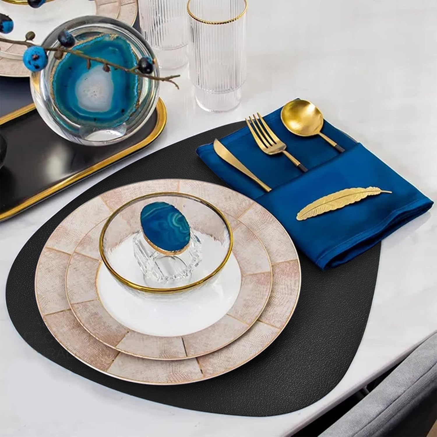 Herda Black Placemats Set of 6 for Dining Table Mats, Faux Leather Place Mats Wipeable Washable Placemats for Round