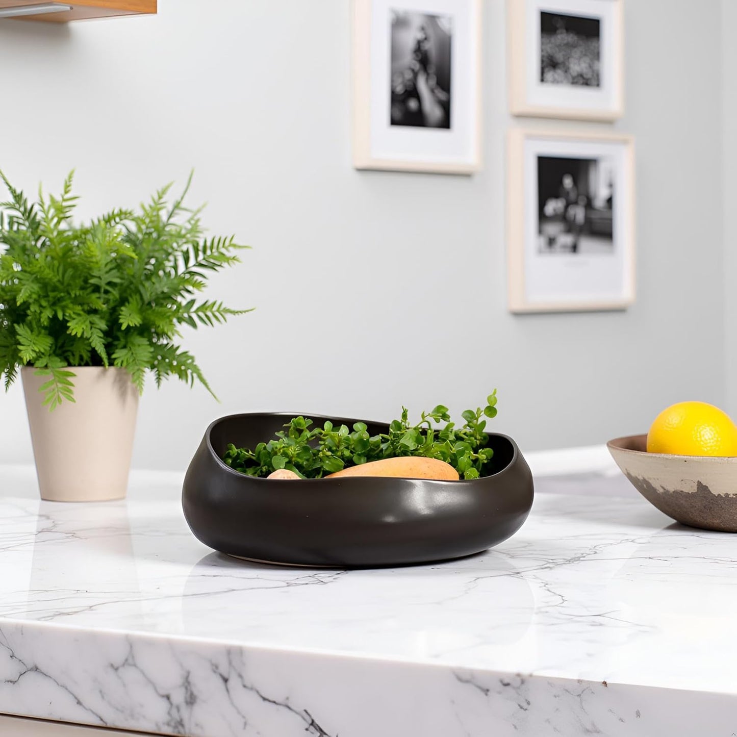 Ceramic Fruit Bowl / Black