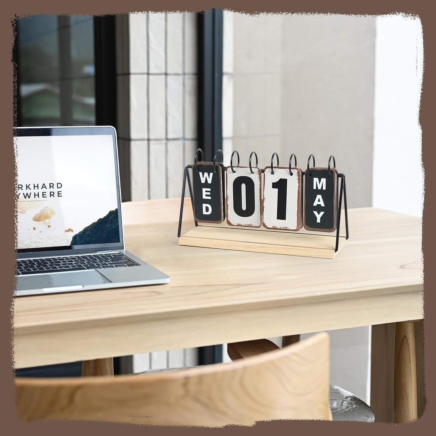 Metal Flip Calendar with Wooden Base, Daily Perpetual Desk Calendar with Large Display, Modern Farmhouse Desktop