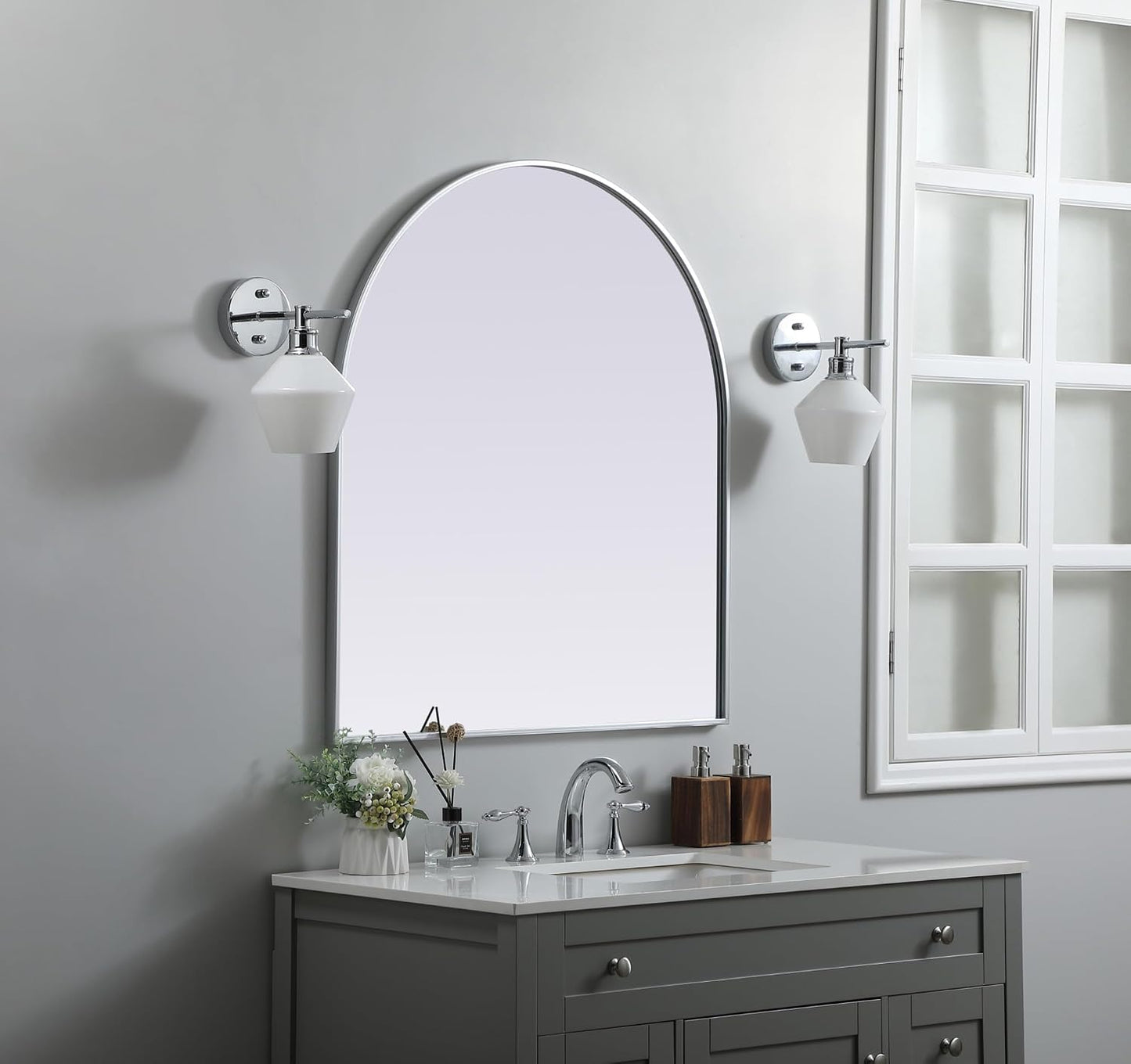 Elegant Decor Ayra Arch Modern MDF Wood/Iron Mirror in Brass / 33 x 36
