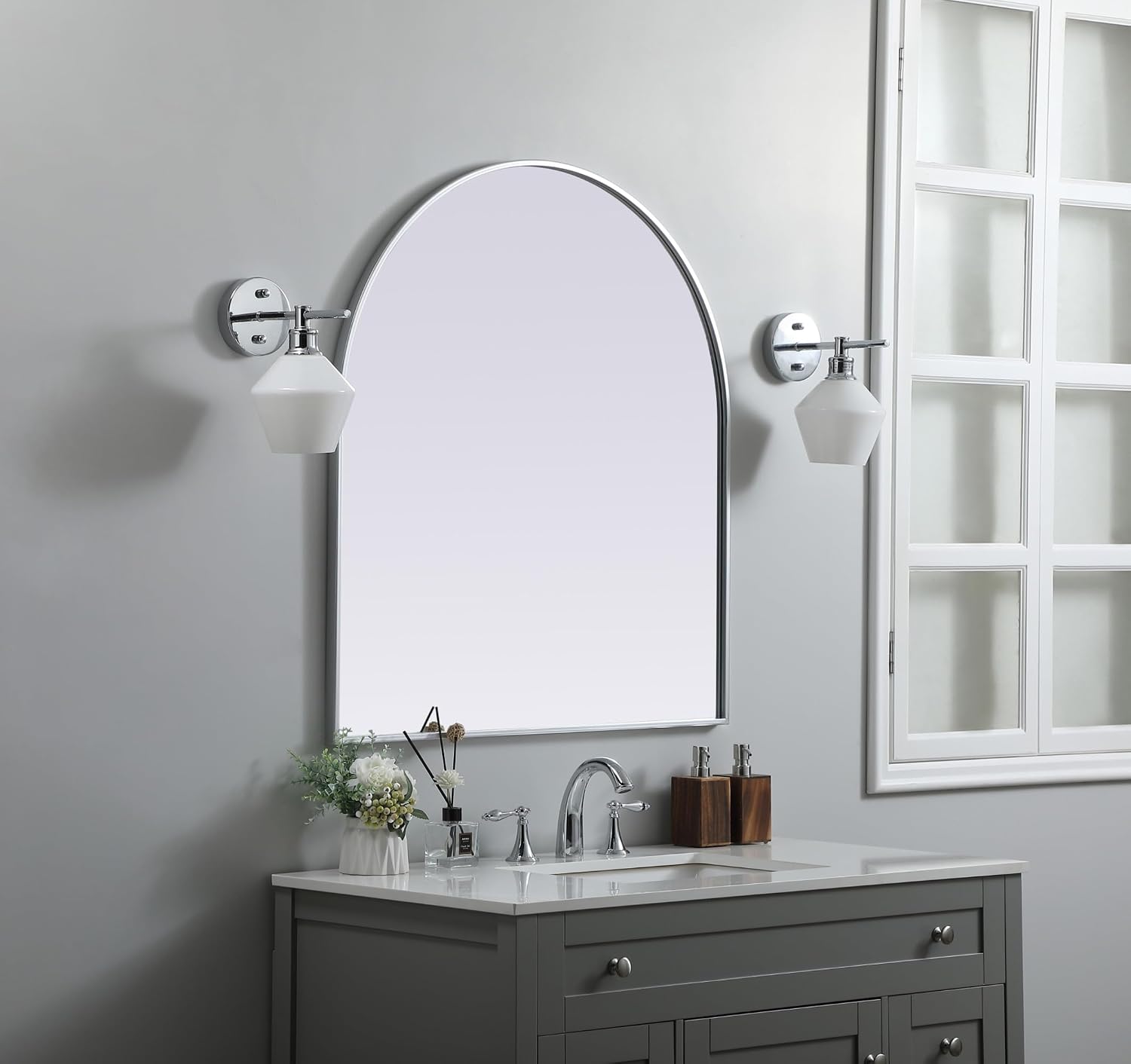 Elegant Decor Ayra Arch Modern MDF Wood/Iron Mirror in Brass / 33 x 36