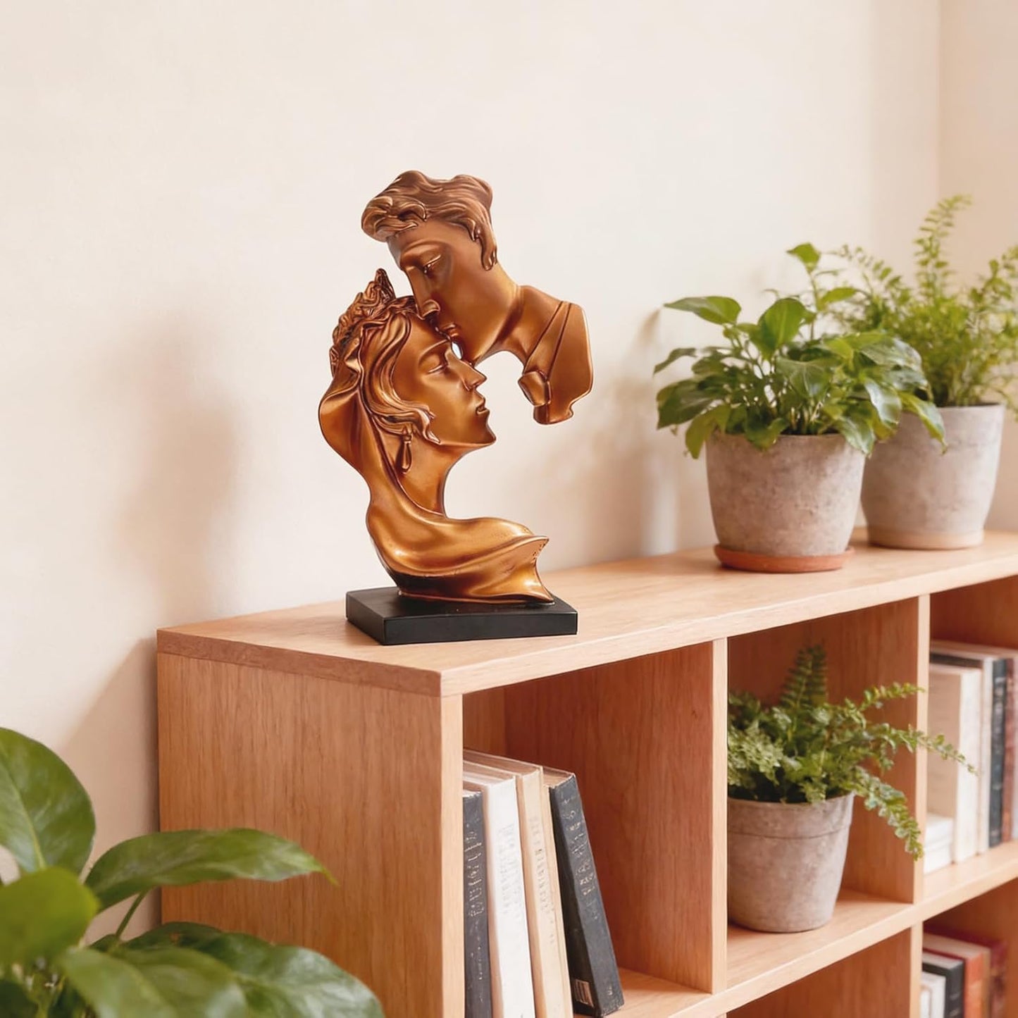 Abstract Art Couple Sculpture Home Furnishing Resin Statue Decoration Romantic Statue / Copper Red