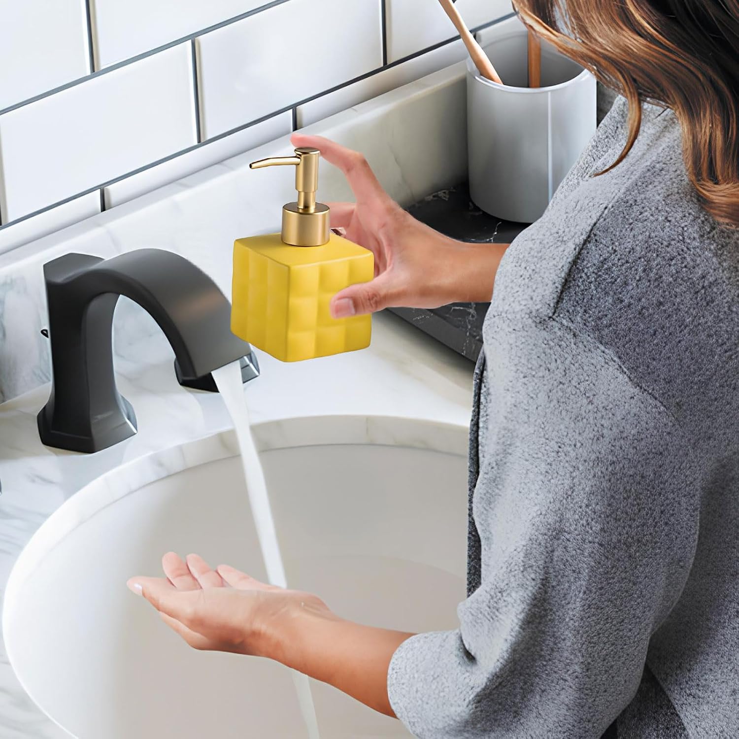 Hand Soap Dispenser Dish Cube Soap Dispenser Countertop 7.44 FL OZ. /220 ML Hand Lotion / Yellow