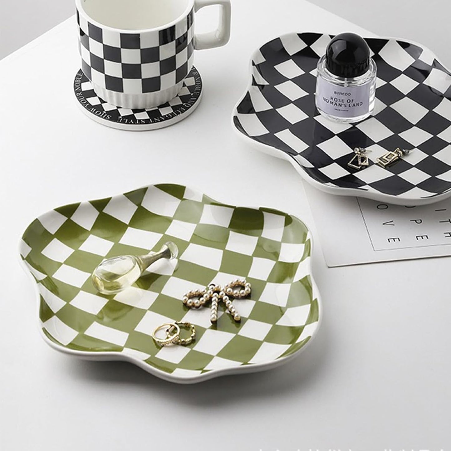 Ceramic checkered jewelry tray / Green