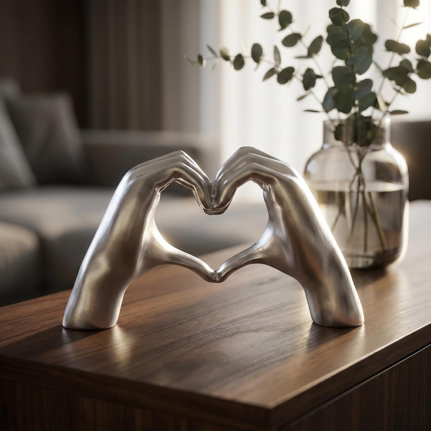 Heart Hands Sculpture Small Shelf Decor Items Resin Love Hand Statue Aesthetic Heart Decor / Silver
