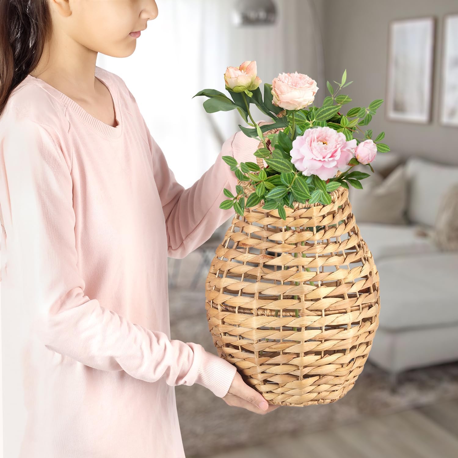 Handwoven Wall Hanging Water Hyacinth Basket for Front Door Flowers & Home Decor / Model 1 / Natural
