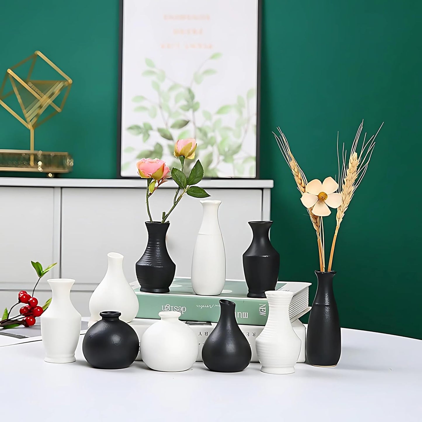 Ceramic Mini Vases for Flower Vase Styling / Black