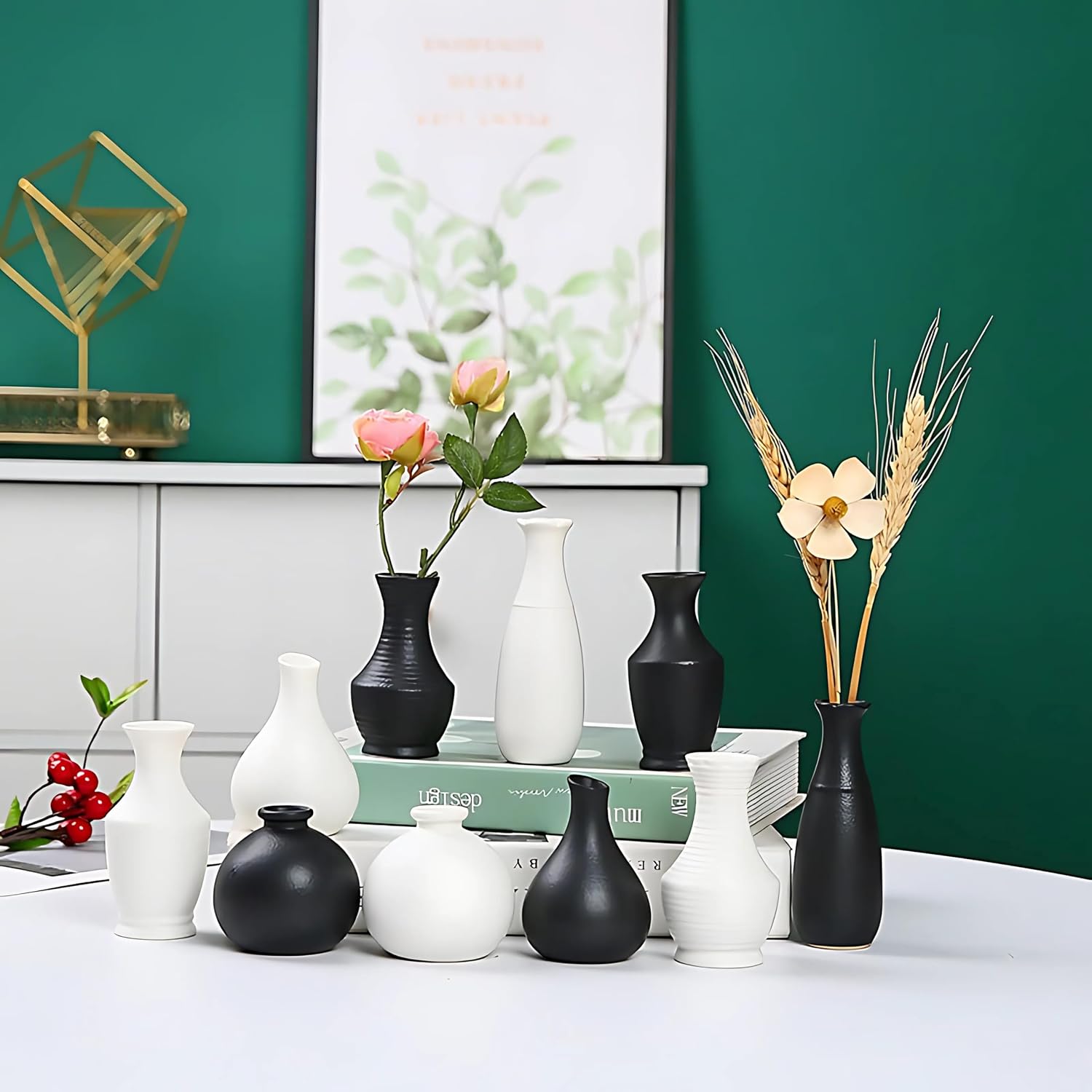 Ceramic Mini Vases for Flower Vase Styling / Black