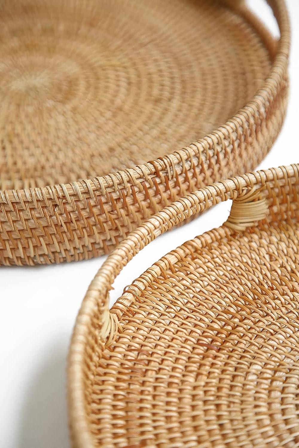 11.8" Hand-Woven Round Rattan Serving Tray Decorative Wicker Trays / Medium / Natural