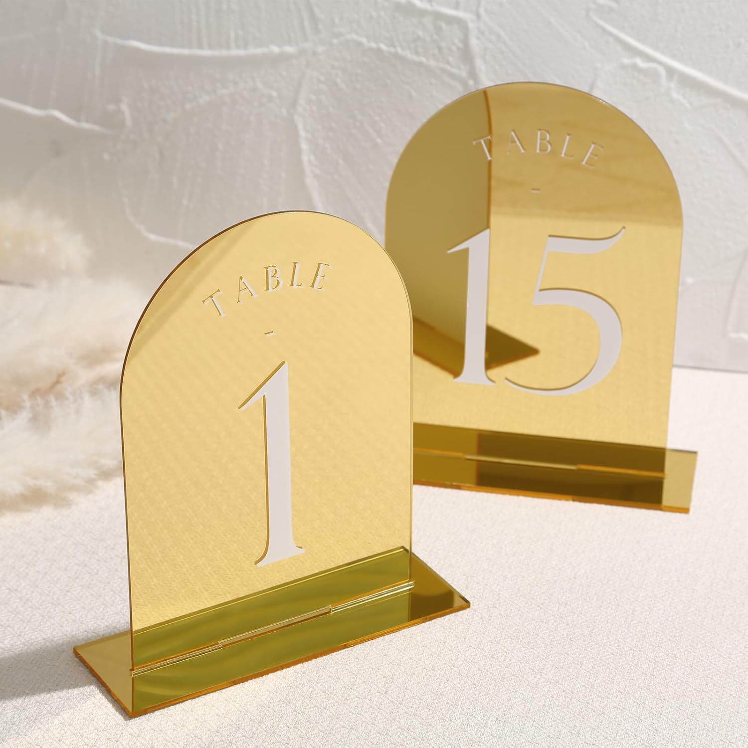 UNIQOOO Gold Mirror Arch Wedding Table Numbers with Stands 1-20, 5x7 Acrylic Display Signs and Holders, Pack of 20