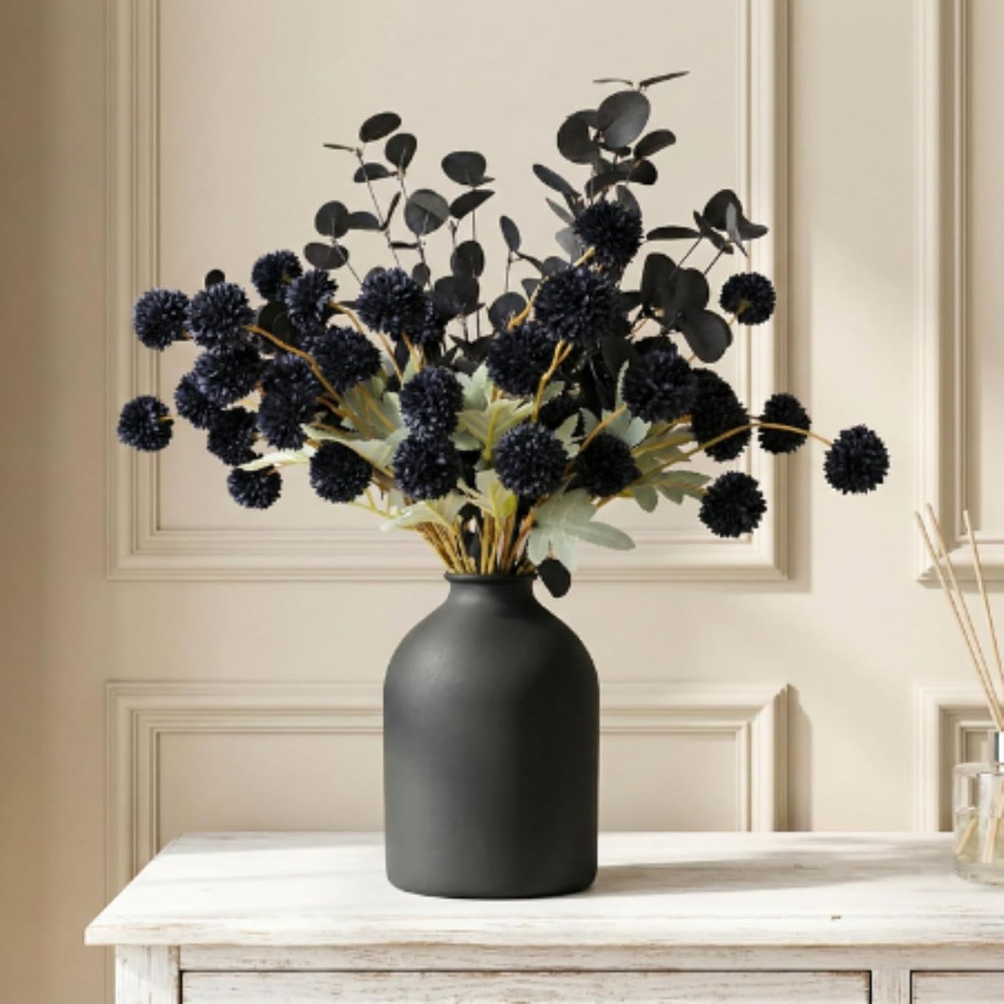 Matte Arlo Vase for Dining Coffee Table / Black / 8.6 Inch