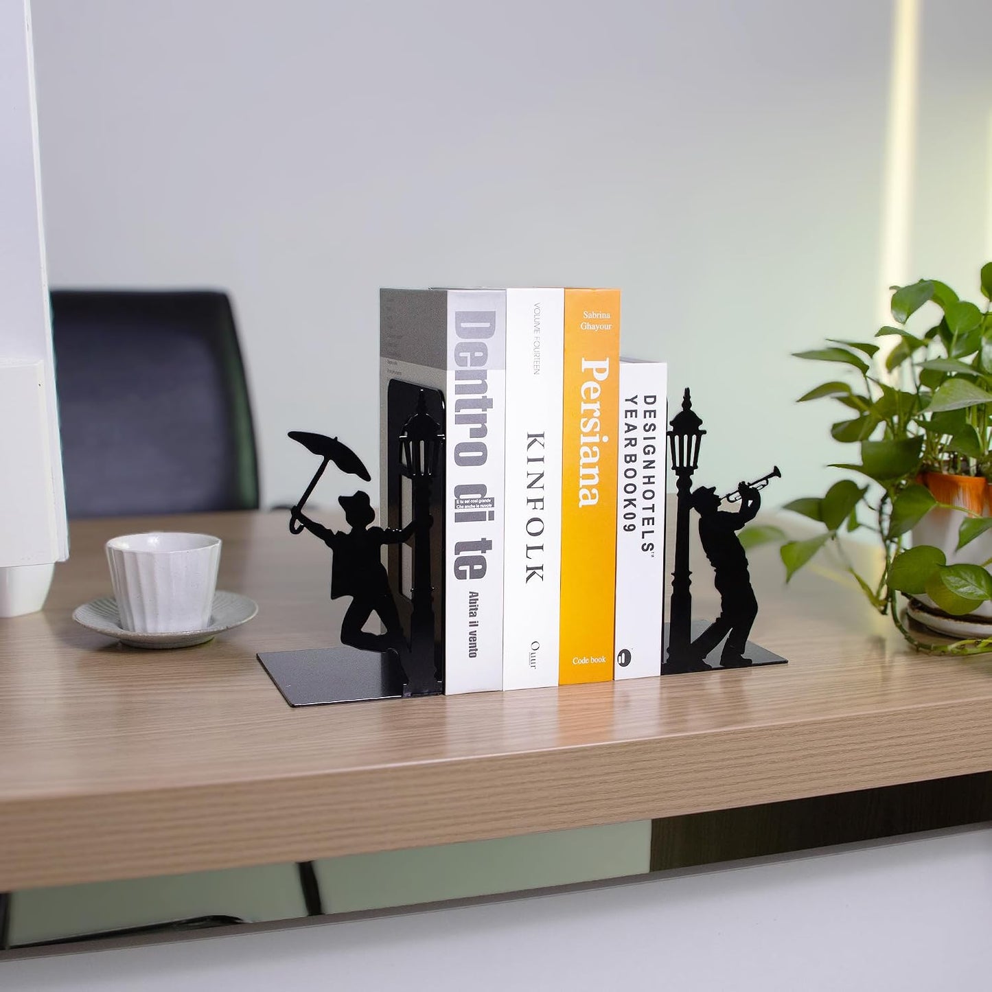Hidden Metal Bookends Hold Books / Colorful_black