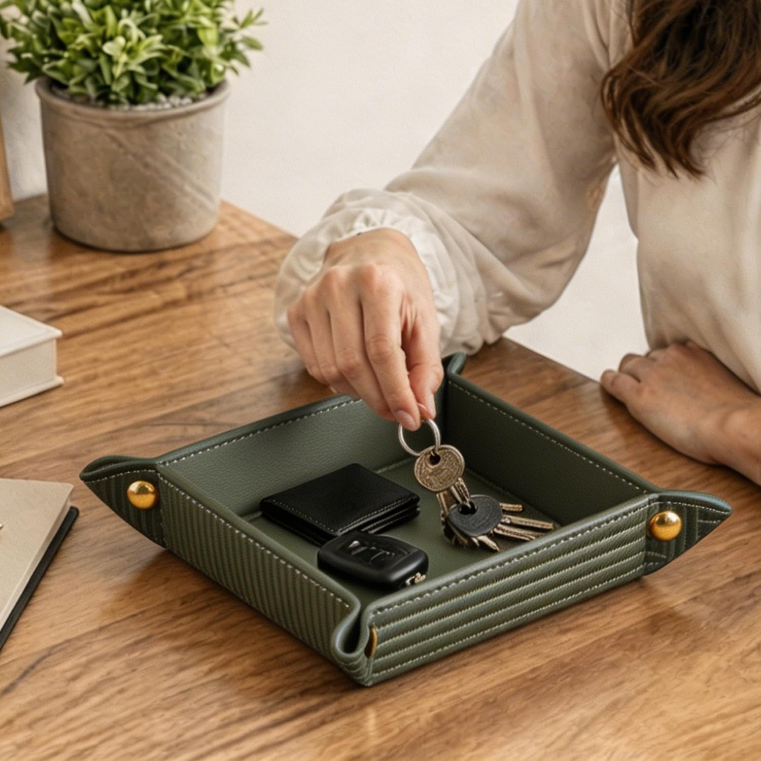 Light Valet Tray for Men / Green Rome