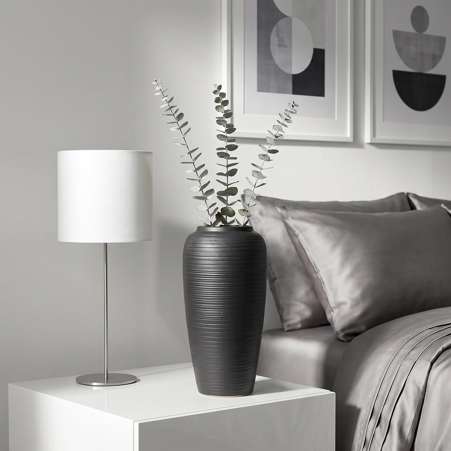 Matte Black 12.6" Ceramic Vase / Matte Black - 12.6" Tall