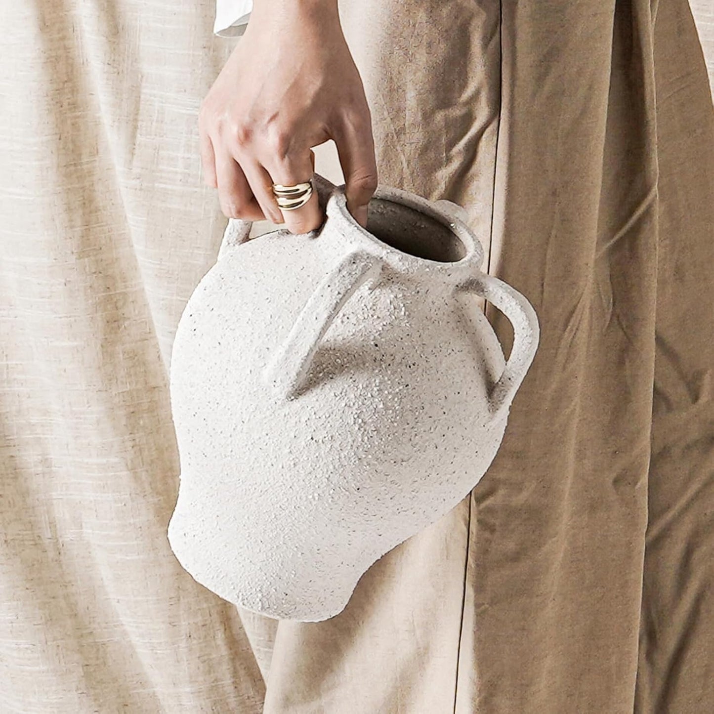 White Ceramic Vase / 8.8 Inch-rock Sand White