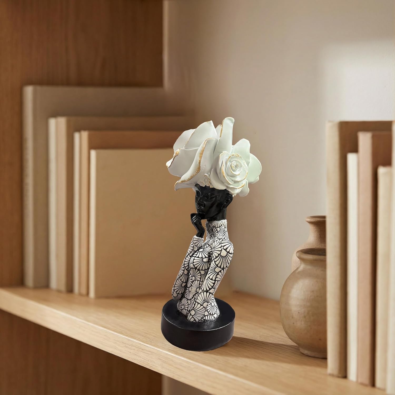 Black and White Resin Statues / 112-white