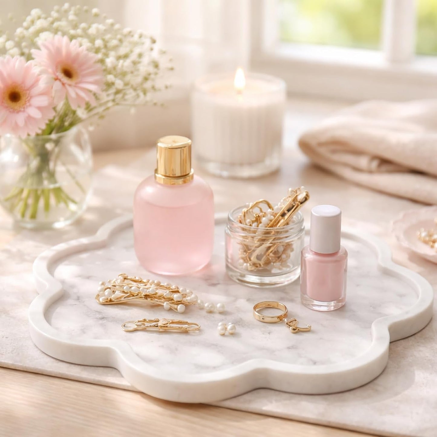 Scalloped Marble Tray / White / 10 x 10