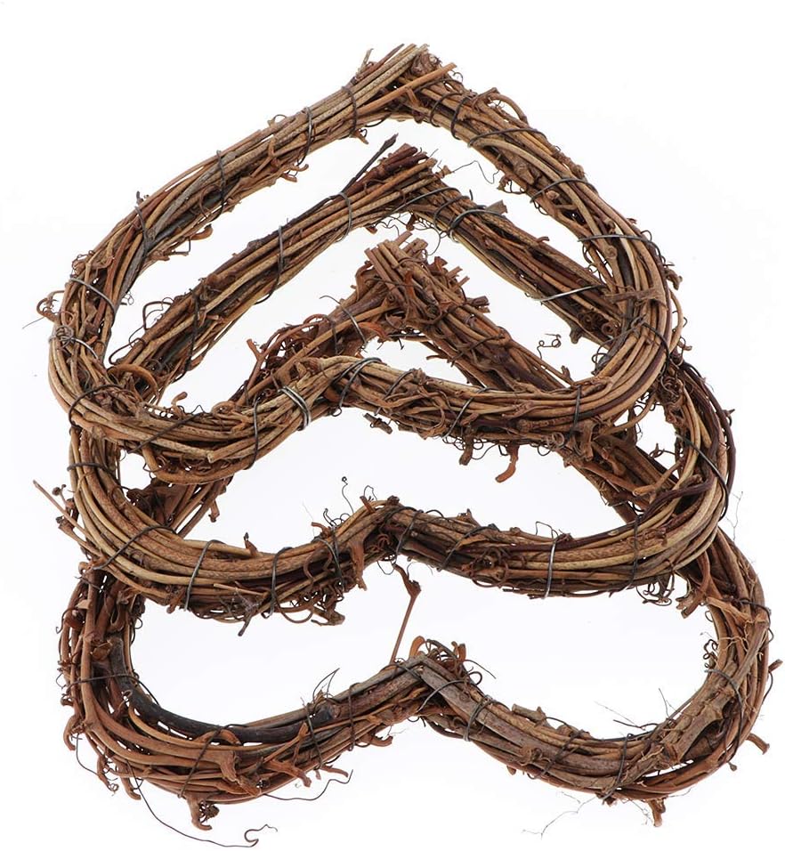 Heart Wreaths Rattan Love Heart Wreath Rustic Wicker Wall Decor for Valentine’s / Natural / Set of 3