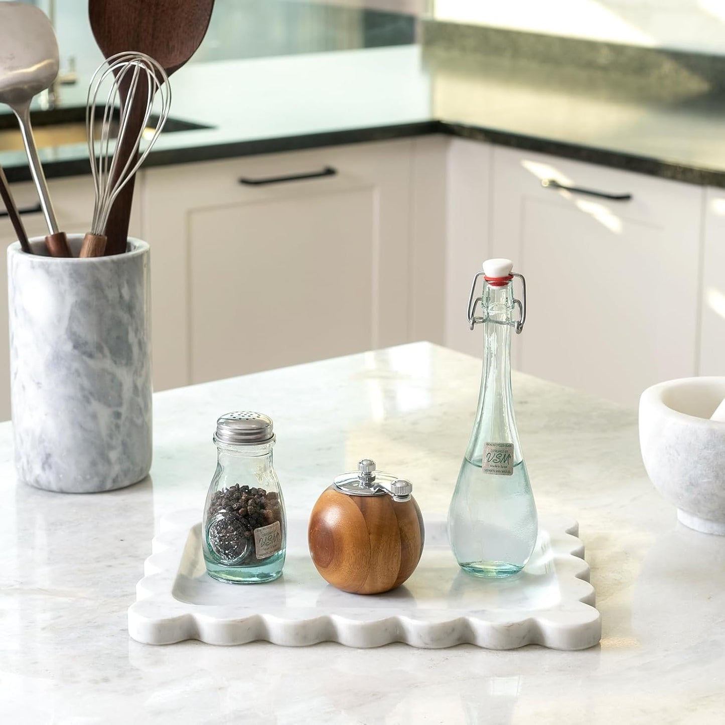 Scalloped Marble Tray / Bianco Carrara / 11 x 7.9 x 0.7 / Natural