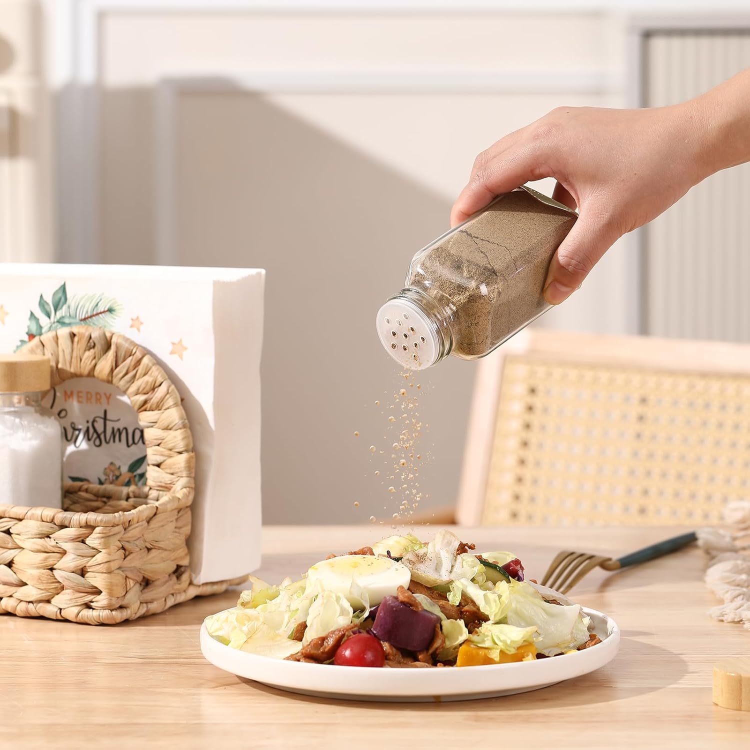 Napkin Holder / Woven Includes 2 Glass Shakers / Water Hyacinth / 5.5*5.5*5.5 / Natural