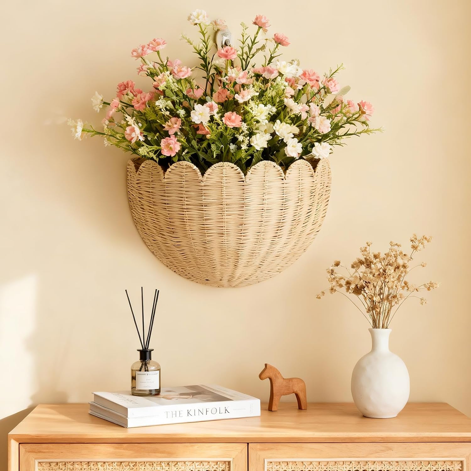 Scalloped Wicker Wall Basket / Natural