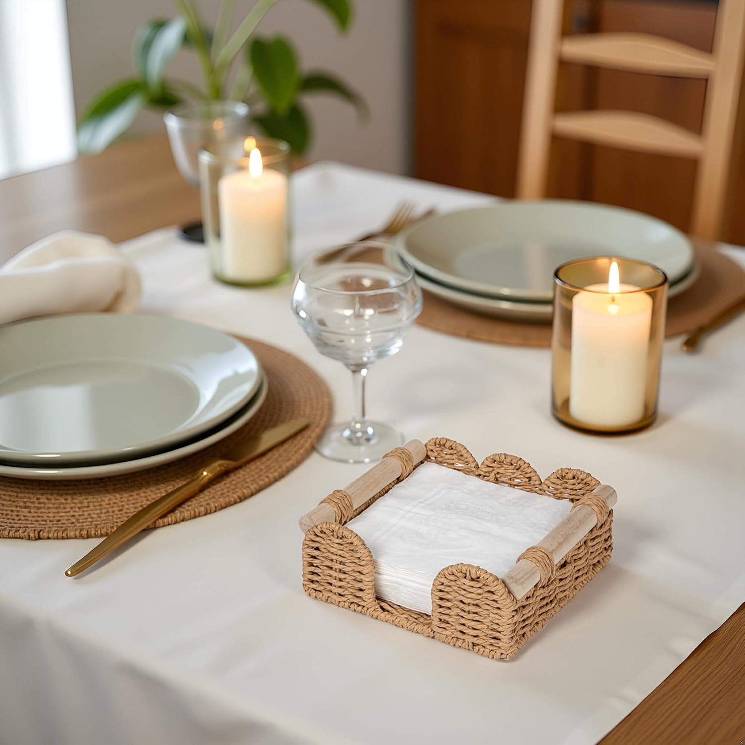 Scalloped Napkin Holder / Neutral / Luncheon