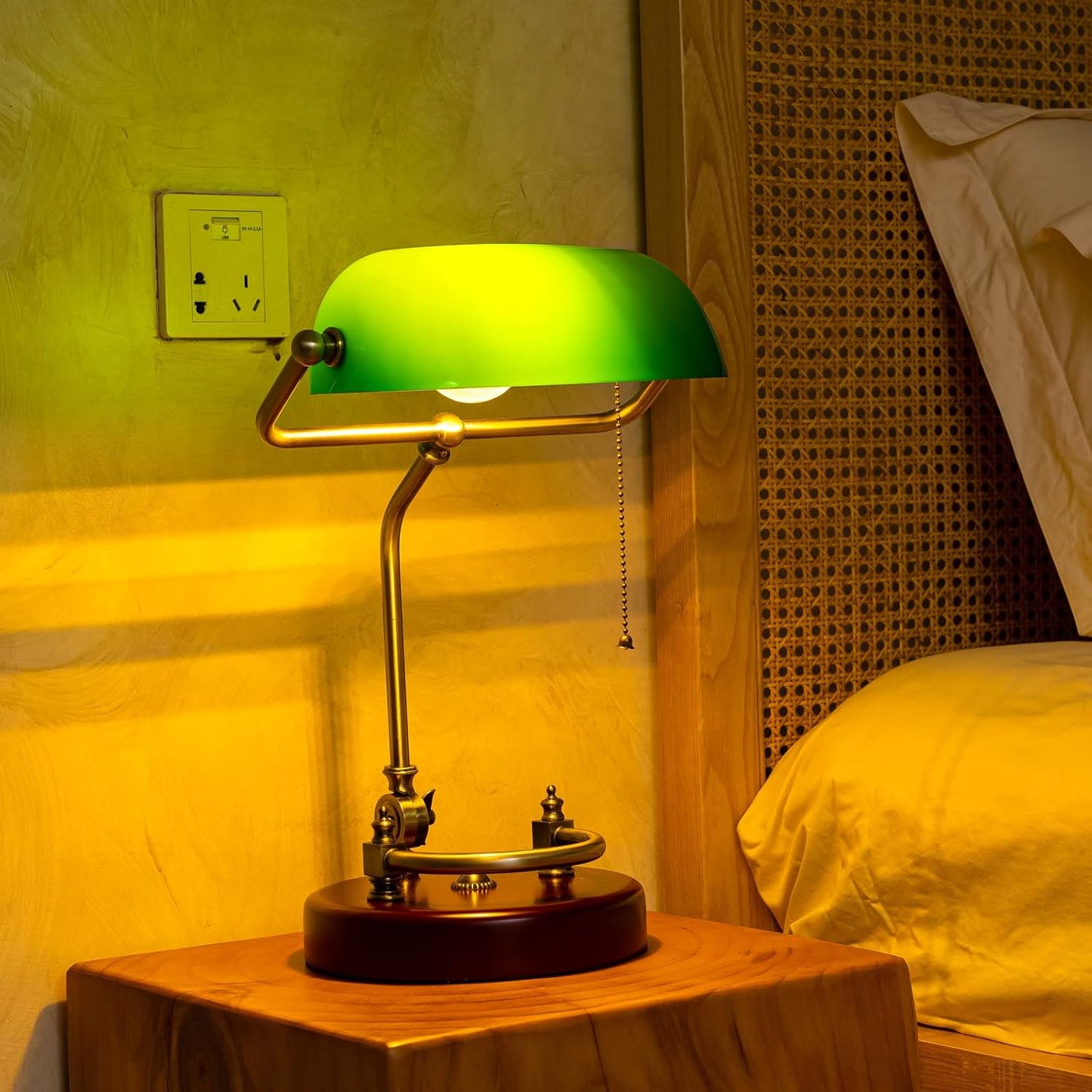 Bankers Lamp Traditional Green Glass Desk Lamp Solid Wood Pull Chain Switch | Plug in Antique Study Reading Library
